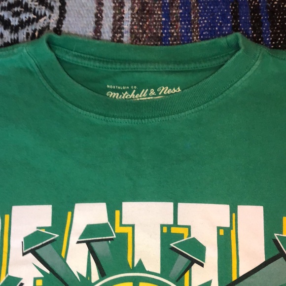 Mitchell & Ness Retro Throwback Seattle SuperSonics Tee Shirt - Picture 3 of 12